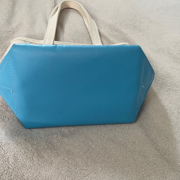 Steele Canvas small tote with blue hearts and long straps - Picture 3 of 12